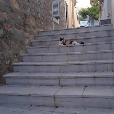 Syros Stone Yard House * Ermupoli